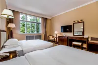 Yixinyang hotel Hotels near Saihanba Ski Field