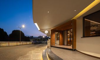 Captain No. 5 Youth Hotel, No. 128 Xinzhu Road, Minhang District, Shanghai
