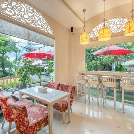 SHIN Hotel Chiangmai Gate Отели рядом с достопримечательностью «Ворота Чиангмая»