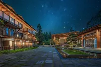 Autumnal Mist Retreat Hotels in Jinfo Mountain Resort