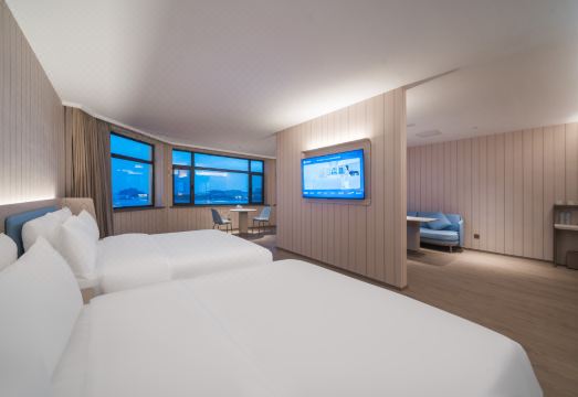 HanTing 호텔의 깔끔하고 모던한 로비