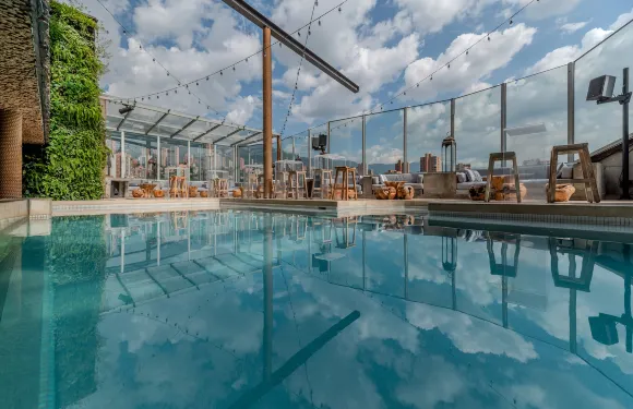 查利生活時尚酒店