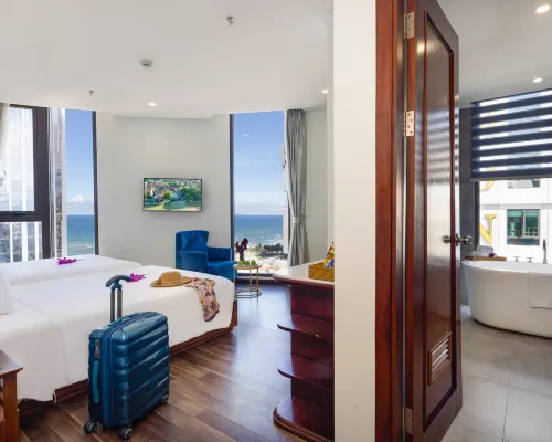 Menora Premium Da Nang - Sea Corner Boutique Отели рядом с достопримечательностью «Marble Moutain»