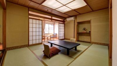 ＜低層フロア＞「本館」和室8〜10畳 ※禁煙 伊東温泉 陽気館の写真