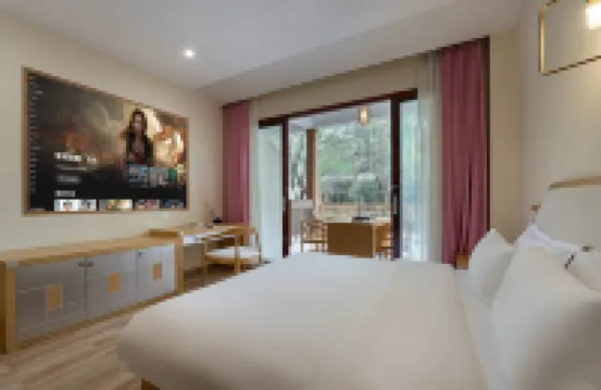 Floral Hotel· Longhushan Hotel