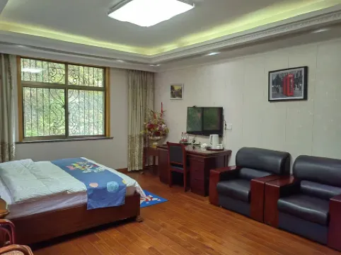 Mountain Residence Homestay (Lujiang Tangchi)