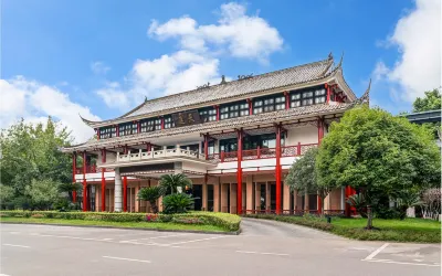 Xinhua Haiyi Qushangyuan Hotel Hotels near Zhongshan Shopping Mall