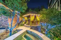 Anji Meilin  Resort - romantis
