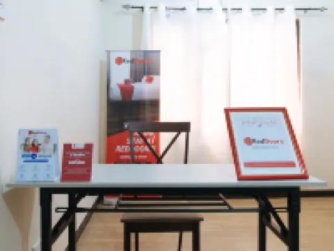 RedDoorz @ Davids Travellers Inn Cavite Hotels in General Trias