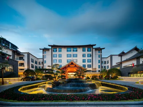 Xinhe International Hotel Hotels in Heqing