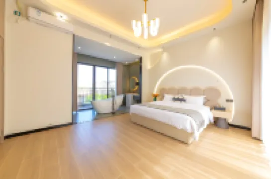 Fogangle Valley Phoenix Hot Spring Slide Pool Villa