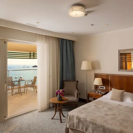 Hotel More