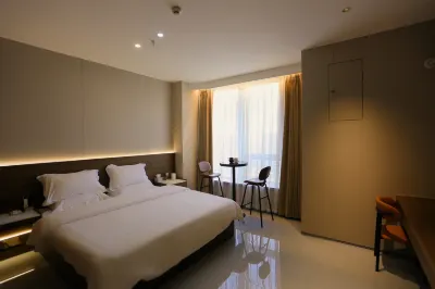 Yixiu Smart Homestay (Municipal Administrative Center Subway Station)
