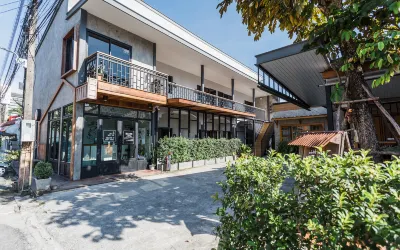 슬립피 하우스 치앙라이 Ramkhamhaeng University Chiang Rai Campus in Honour of Honour of His Majesty the King 주변 호텔