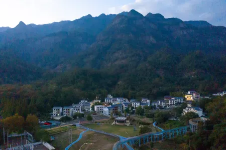 Floral Hotel·Lushan Taibai Residential Hotel Отели рядом с достопримечательностью «Haihuizhen»