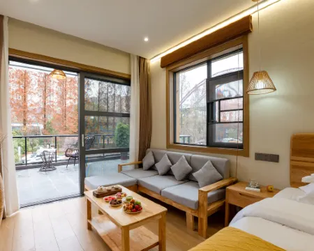 Tranquil Maple Residence Embracing Nature View Resort โรงแรมในปี้เจี๋ย