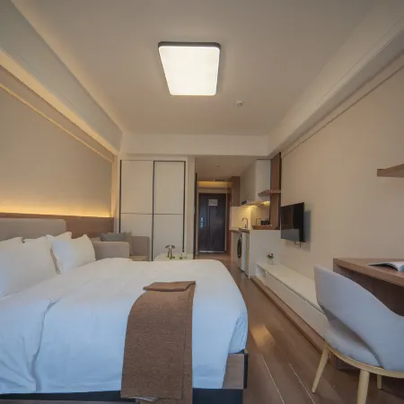 YuelaiHotelMay Day Square IFS Guojin Center Store