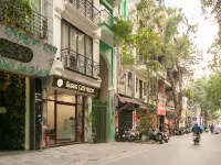 ควีน คาเฟ่ โฮเทล โรงแรมใกล้ประตูเมืองเก่า