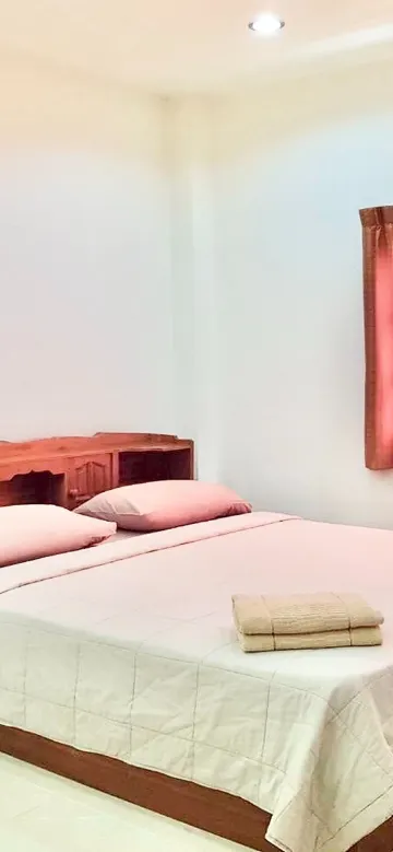 ห้องดีลักซ์ เตียงใหญ่ 1 เตียง