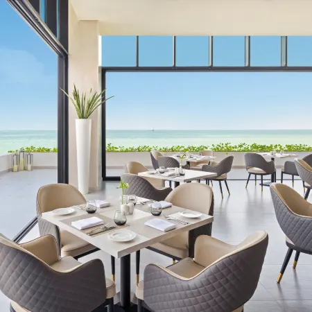 Beach Bay Hotel Mirfa