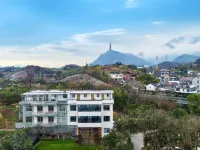 Riverbank Homestay
