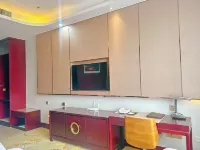 Ningcheng Hotel - parking