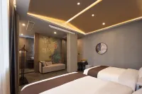 ZhenXiGe - ที่มีบาร์