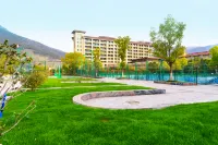 Zhaojun Mountain Villa (Xingshan High-speed Railway Station)