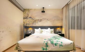 Yitel Premium (Hangzhou West Lake Lakeside Pedestrian Street)