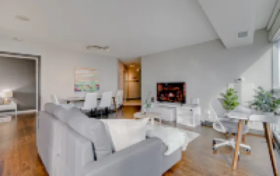 ヨンゲストリート ダウンタウントロント コンドス