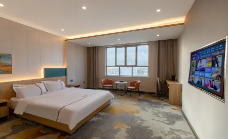 Huocheng Yuehui Hotel Отели рядом с достопримечательностью «Xinyi Self-Drive Campground (Sayram Lake Branch)»