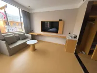 Liangqi Xiaoshe Homestay (Hadapu Town Railway Station)