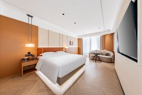 Donglin Lishe Hotel (Baotou Railway Station Science and Technology University Branch)