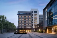 Beijing Yizhuang Yunxi Hotel (Wanyuan Street Subway Station Branch) Hotels near Shanghai Shalong Xintiandi Tianbao Business Center