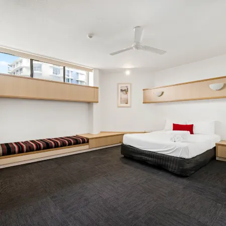 Tiki Hotel Apartments Surfers Paradise Отели рядом с достопримечательностью «Саутпорт»