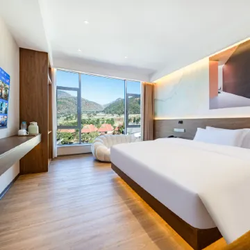 Sanshi Hotel (Gasa Flower Street)