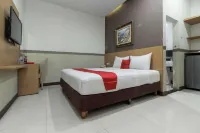 RedDoorz Plus @ Tuparev Cirebon Hotels in Kedawung