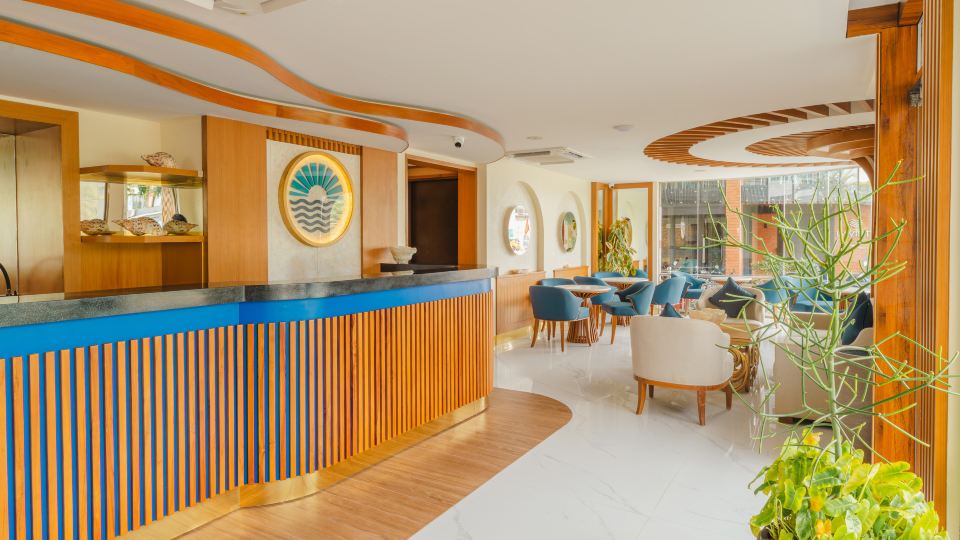 UMET Seaview Hotel with Free Roundtrip Airport Pick up and Drop Off