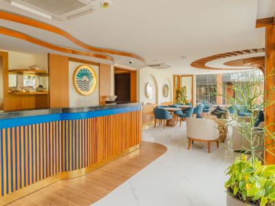 UMET Seaview Hotel with Free Roundtrip Airport Pick up and Drop Off