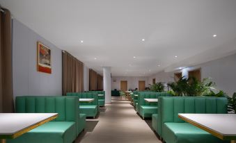 Olive Leaf Hotel (Changsha Wu Yi Square Railway Station)