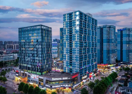 Saihao Hotel (Neijiang Wanda Plaza) Отели рядом с достопримечательностью «Zhang Daqian Memorial Hall»