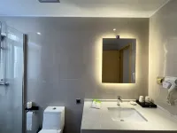 GreenTree Inn(Wuxue Kanjiang Avenue) Hotels in Wuxue