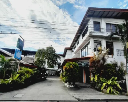 อันโตนิโอส์ เพนชั่นเฮาส์ โรงแรมในดีโปโลก