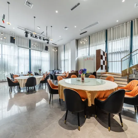 Dujiangyan Yuandong Yaju Hotel (panda valley Store) Отели в г. Дуцзянюань