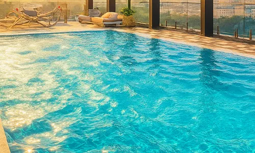 MAY DE VILLE Lakeside Hotel
