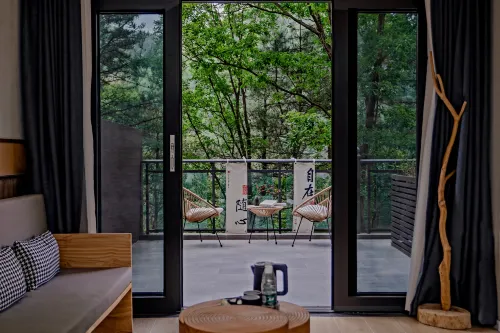 Jinyuan Mountain Residence - parking