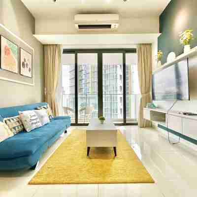 Grand Medini Residence Near Legoland by Stayrene Rooms