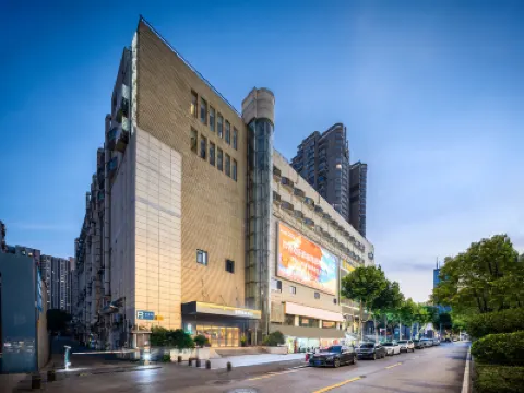 Homeinn Selected Hotel (Wuhan Wushang Mengshidai Baotong Temple) Hotels near Baotong Temple