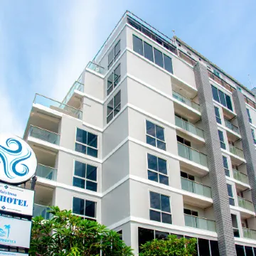 HT9 Hotel Pattaya Отели рядом с достопримечательностью «Храм Бун Канджанарам»