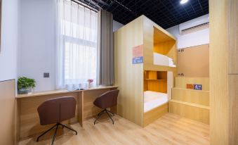 Yanan Youth Hostel(Qingdao Railway Station Pier Branch)